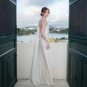 Elegant Cream Wedding Dress